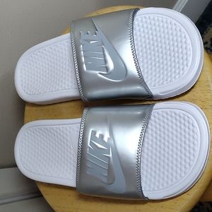Nike flat slides